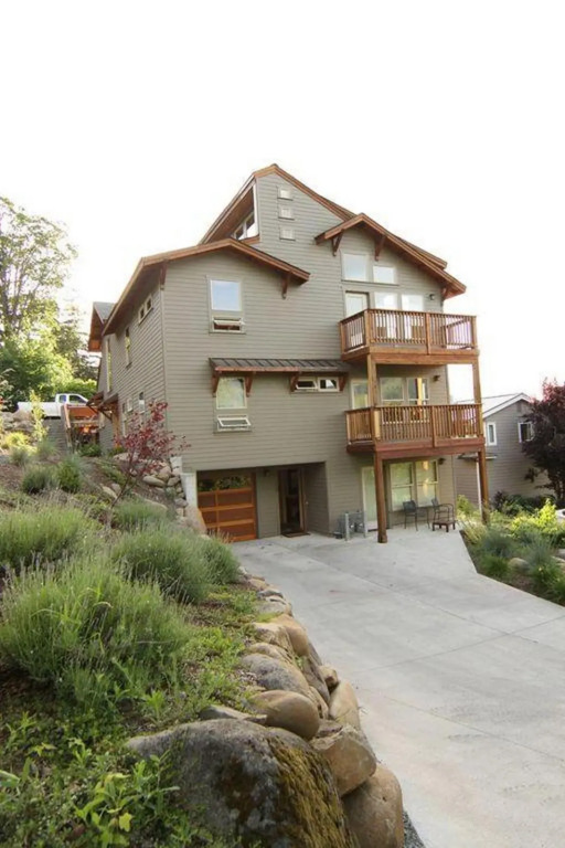 Hutsons Hideaway 1 Bedroom 1 Bathroom Apts