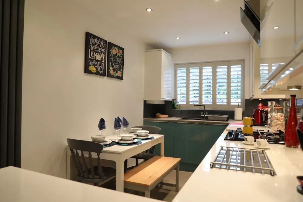 Modern Clapham Jct Apt with Parking