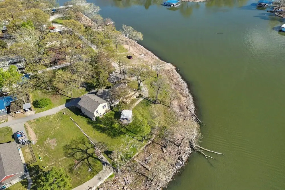 Lakefront Home w/ Shared Boat Ramp in Grove!