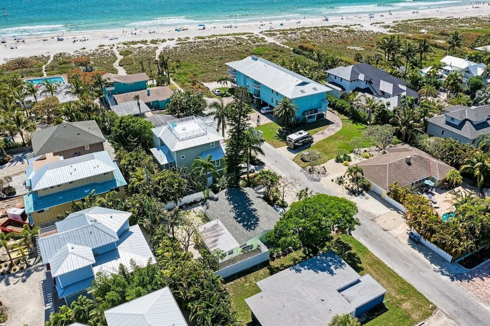 Chasing Waves managed by Beach Retreats