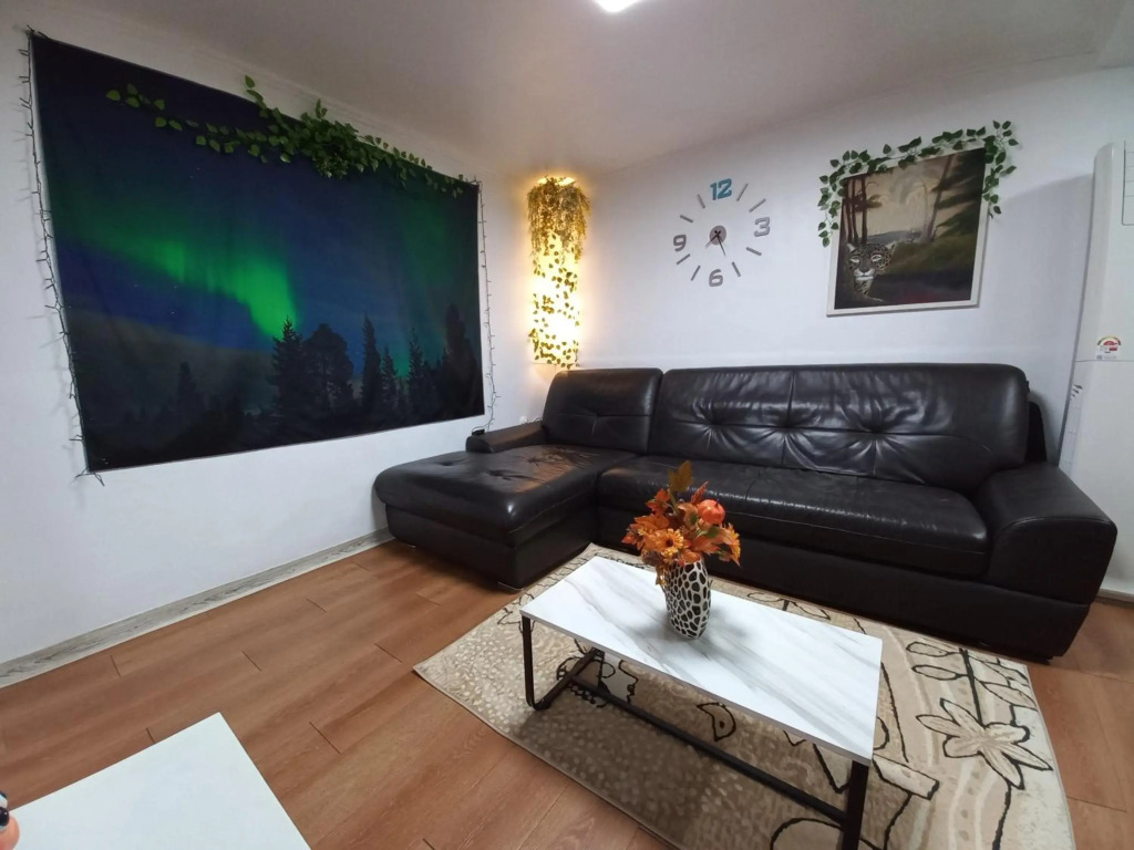 Newly renovated spacious 2 bedroom unit in HBC