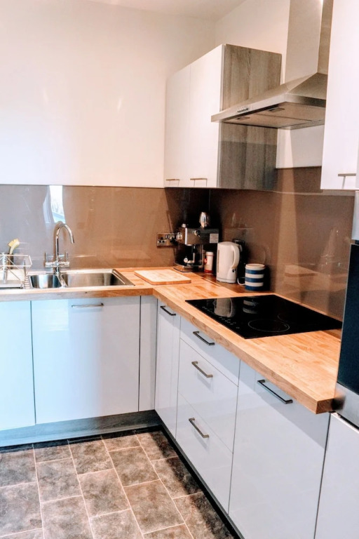 Modern Arthurs Seat Apartment