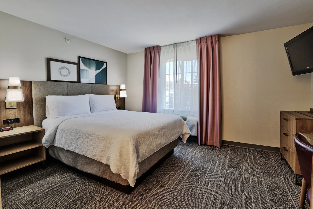 Staybridge Suites - Albuquerque Airport by IHG