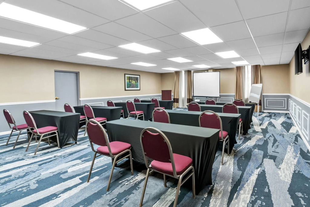 Comfort Suites Near Potomac Mills