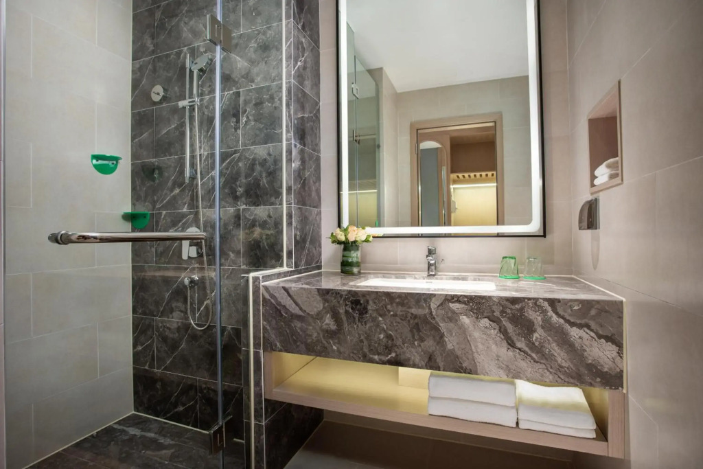 Holiday Inn Shanghai Dishui Lake by IHG