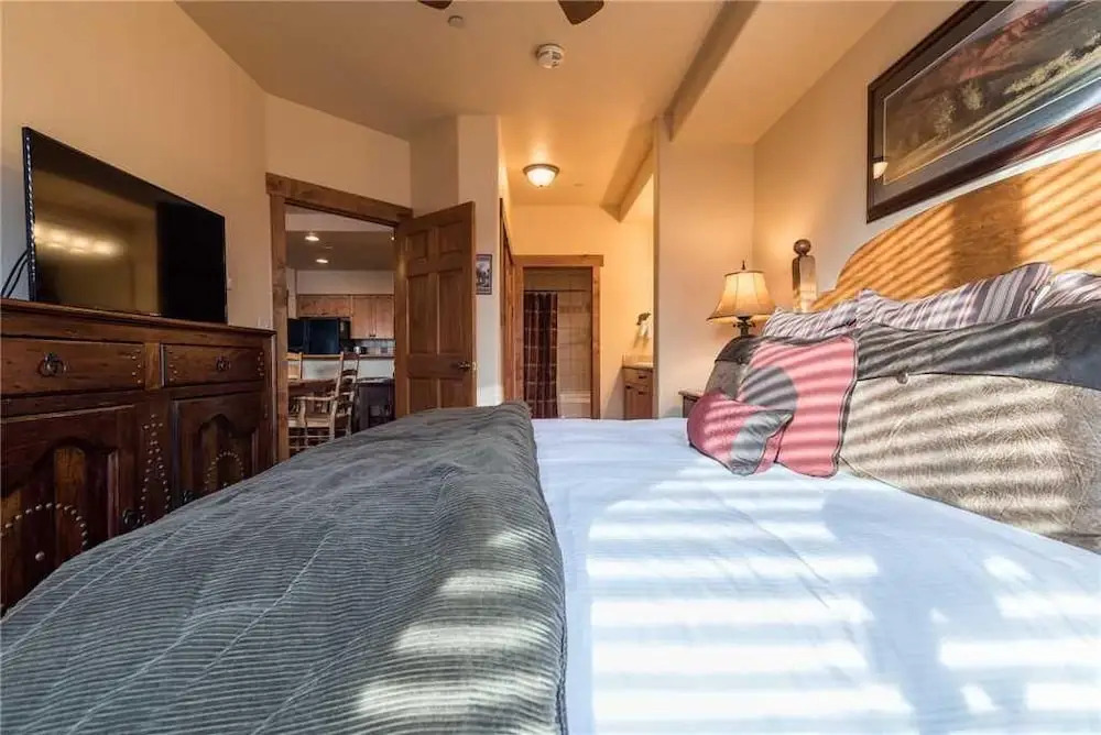 Tl2201 Great Bedding! Home Away From Home a True Mountain Feel!