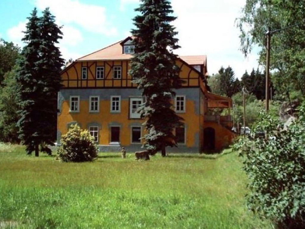 Villa Rotschoenberg im Tal der Freiberger Mulde