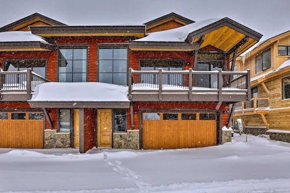 Relax Fireside: Silverthorne Home 11 Mi to Skiing!