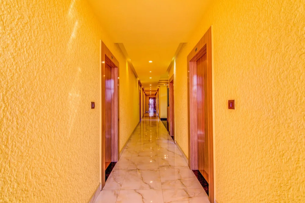 OYO 9563 Hotel RR Residency