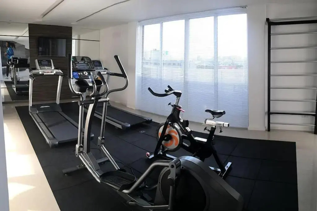 709- Apartamento Decorado Encantador, mobiliado, amplo, cozinha completa, Excelente localização no Rebouças