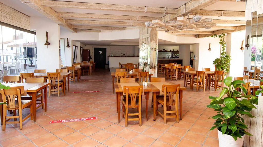 Flora Hotel