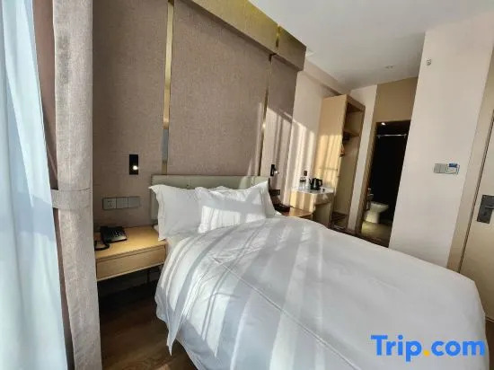 Tongbai Yun Hotel (Anqing Duxiu Avenue Greenland New Metropolis Branch)
