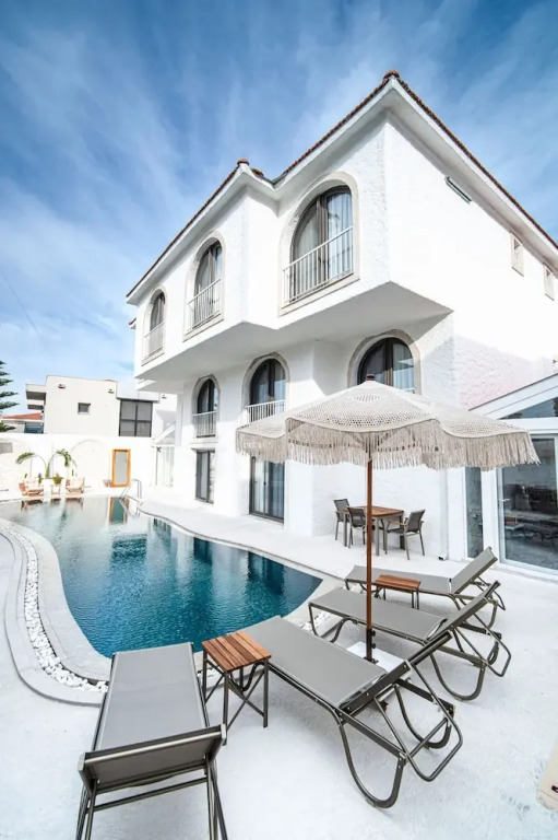 Tek Han Luxury