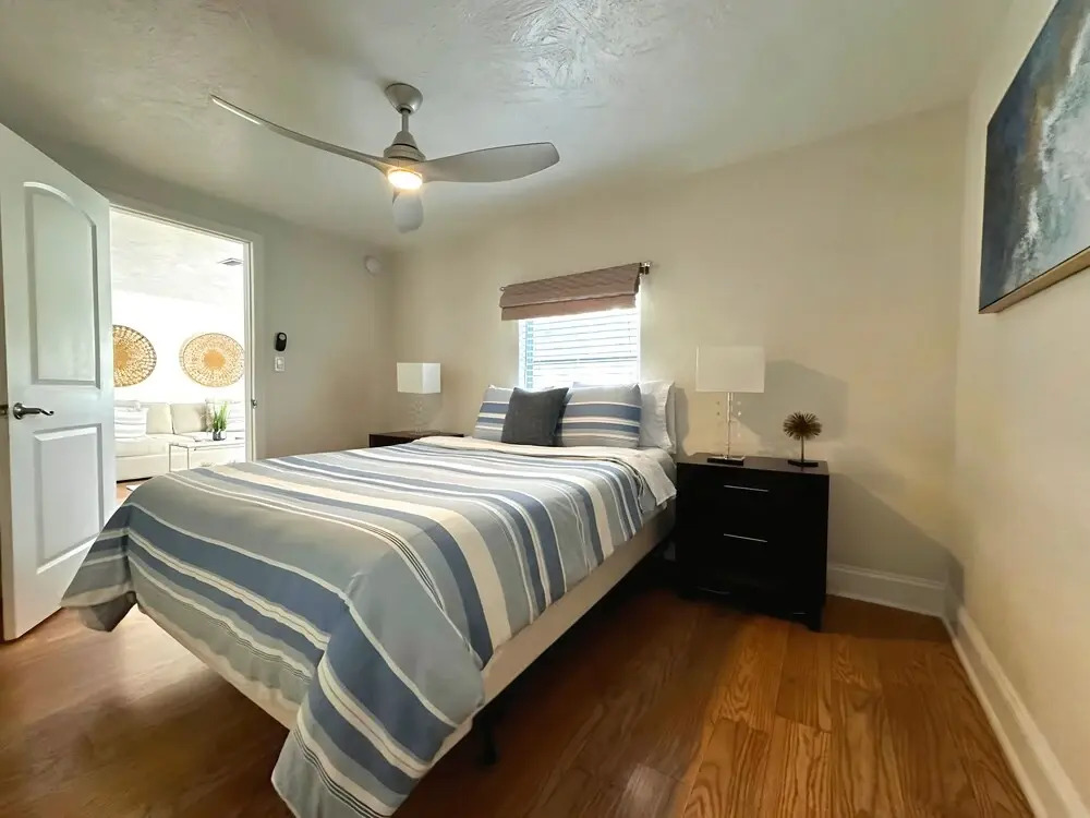 Charming 1940 Waterfront 2br-2ba Condo 2 Bedroom Condo by RedAwning