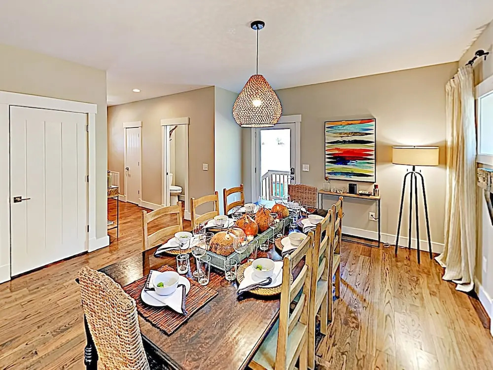 New Listing! Weaver: A Modern Lake Louise Gem 4 Bedroom Home