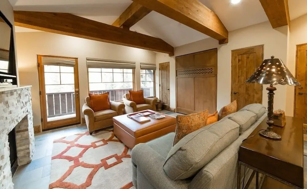 Studio Living in the Mountains