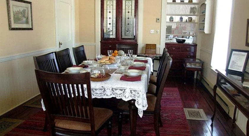 B&B Hillhouse