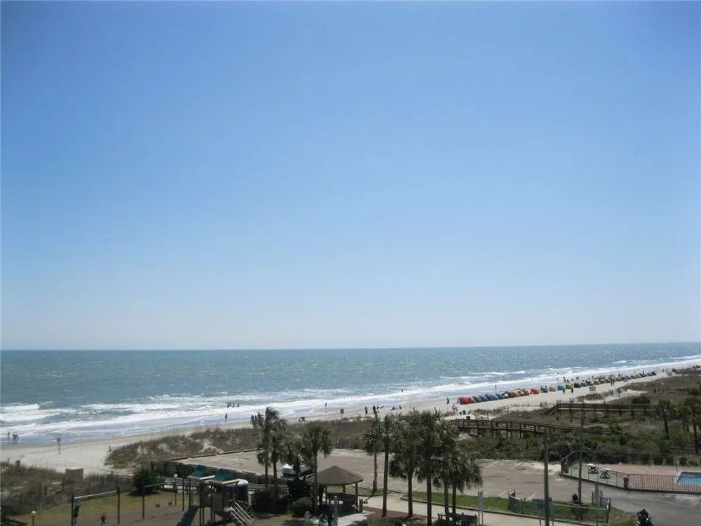 Drayton 402 - 3 Br Condo