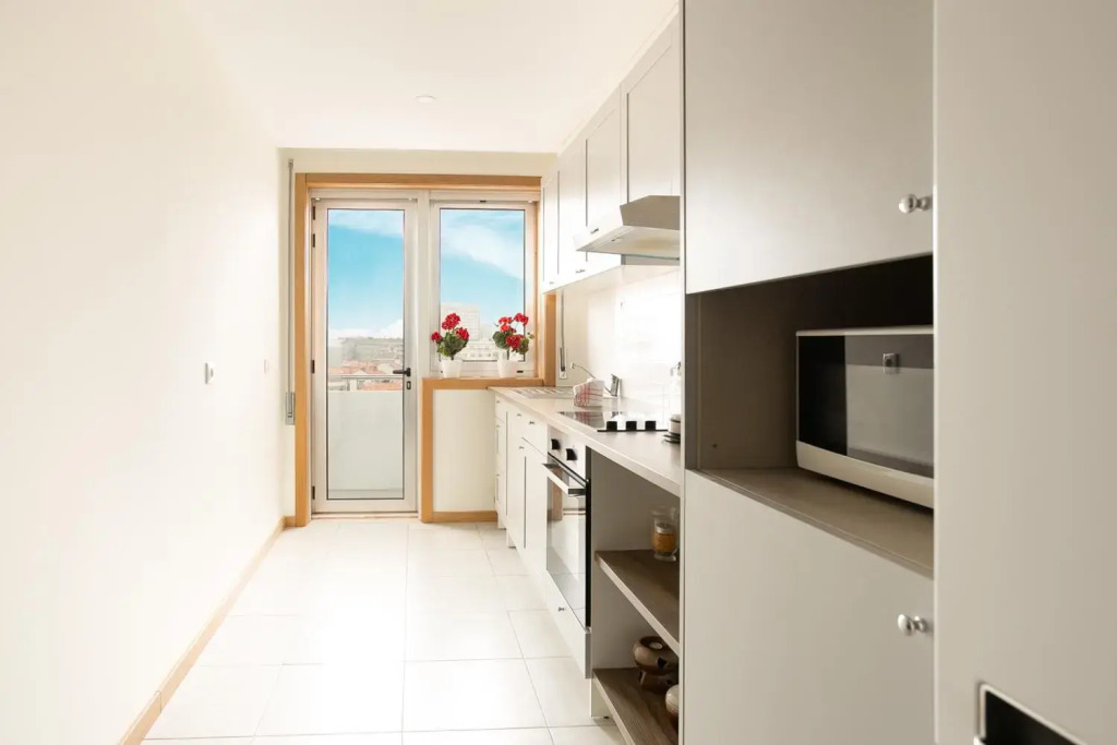 A Modern and Homely 3 Bedroom with Elevator