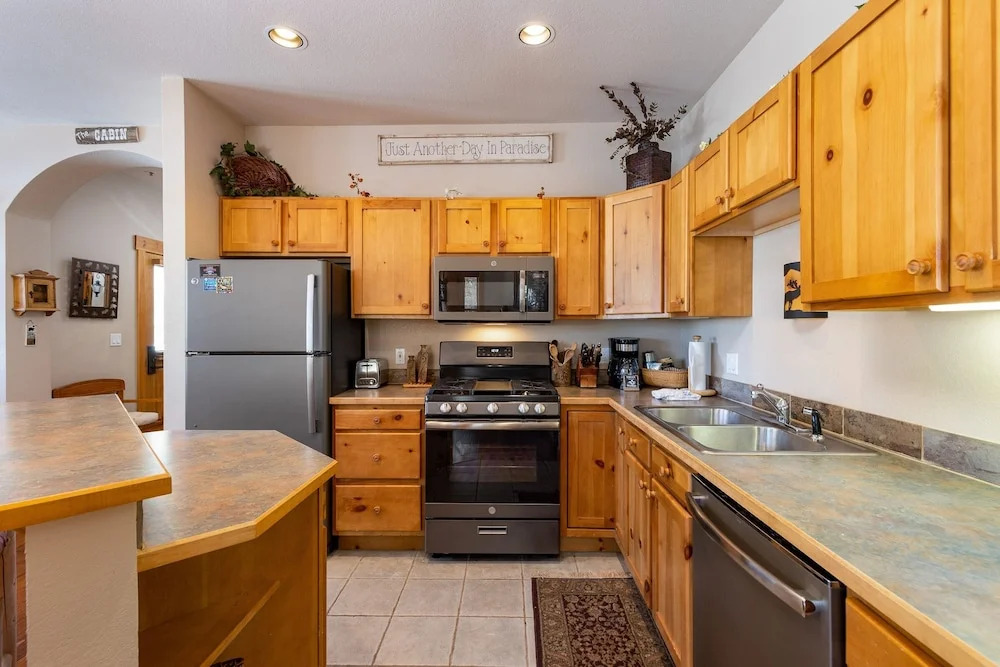 8758 Trappers Crossing 2 Bedroom Condo by RedAwning
