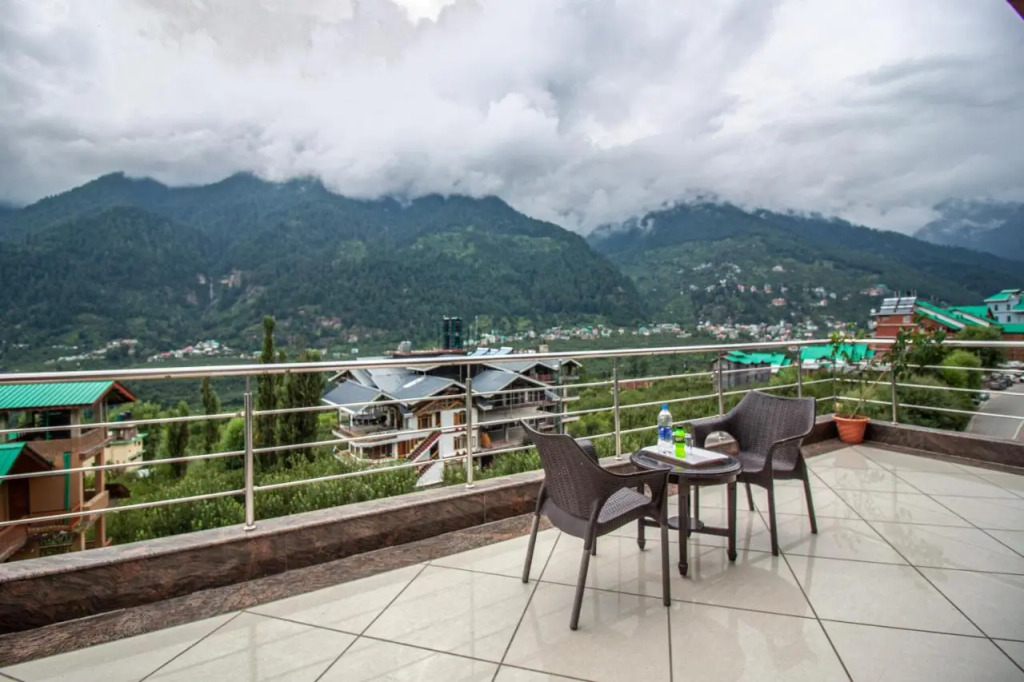 Snow Bloom Resort