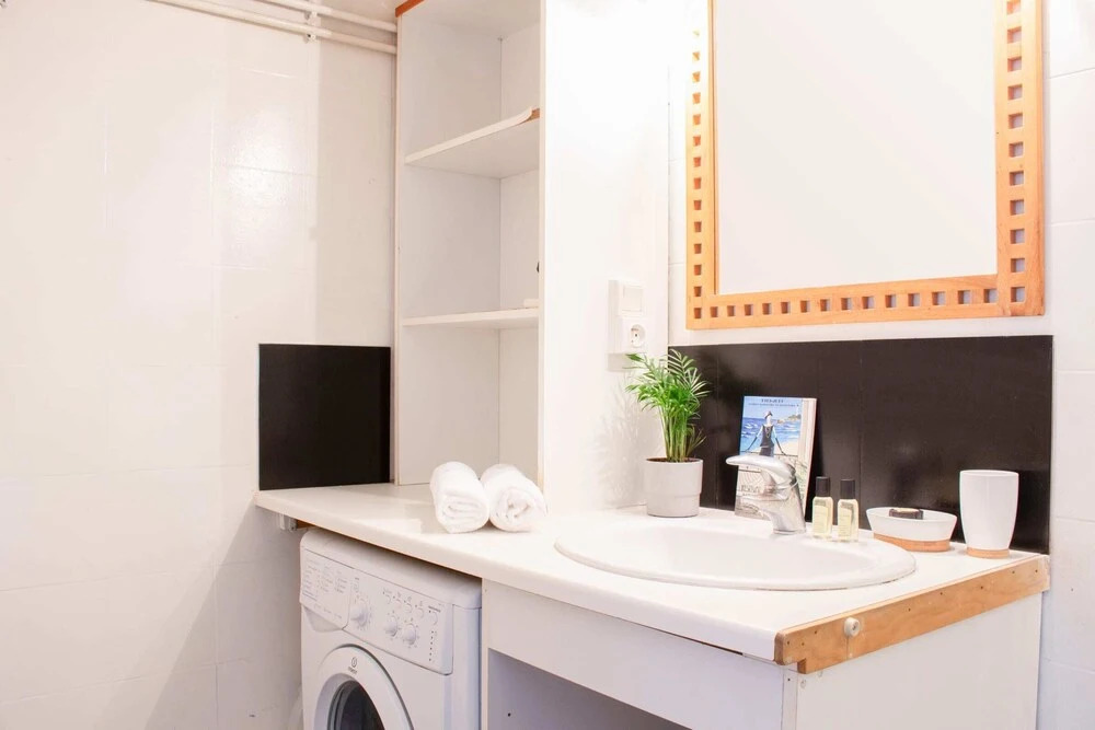Cozy Apartment For 5 - 400m to Grande Plage