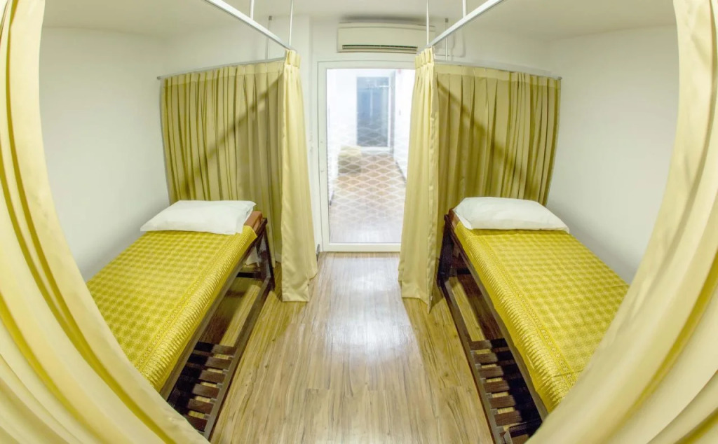 128 room and massage