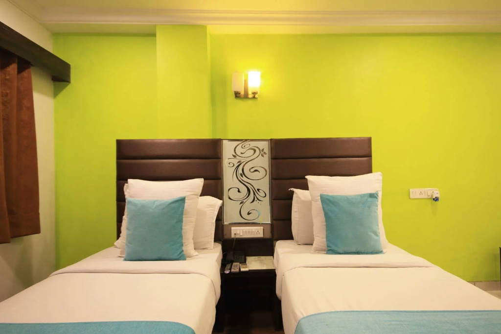 hotel kadamb inn
