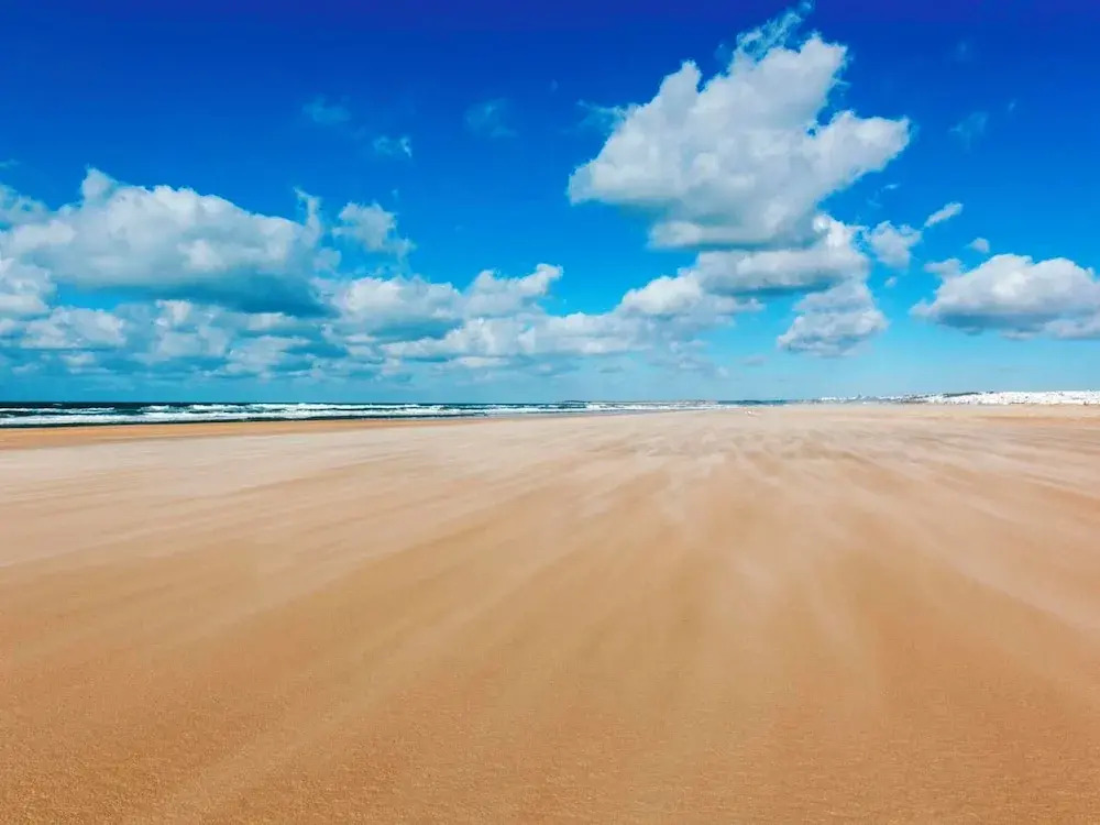 Alojamiento con balcón y vista al mar