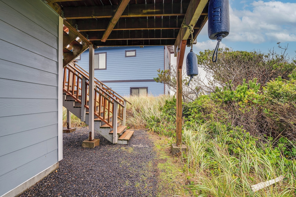 Beautiful Ocean Views! Westport Home Near Beach