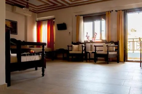Pantheon Apartments & Studios