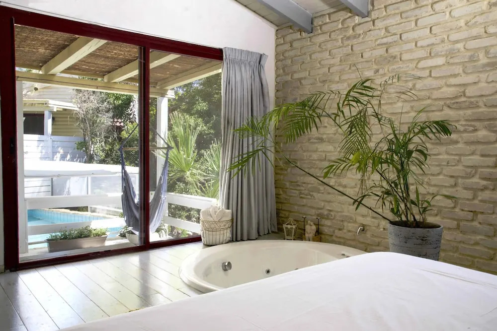 Eili Suites