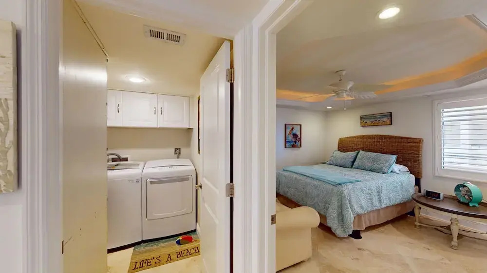 Sandarac 502b: Beachfront 3br Condo W/ Pool & Views 3 Bedroom Condo