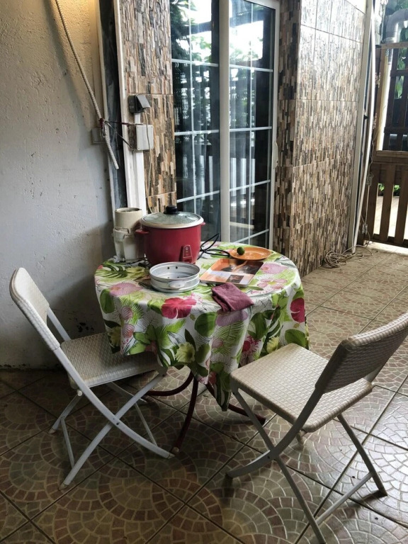 Studio in Saint-Pierre, with Furnished Terrace And Wifi - 20 Km From the Beach