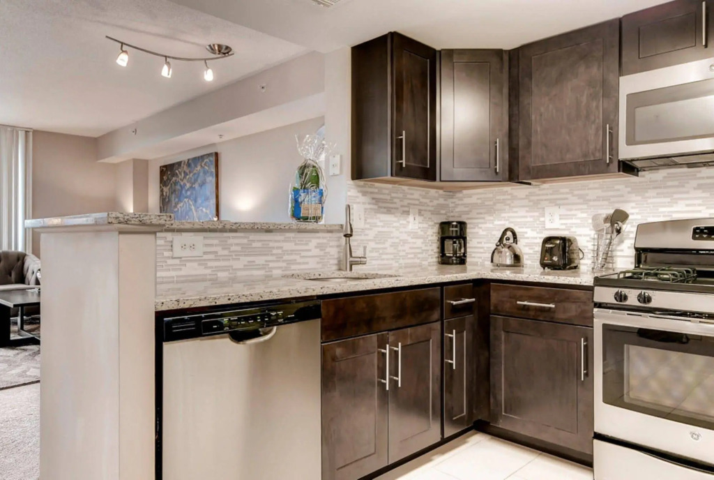 Global Luxury Suites at Pentagon City North