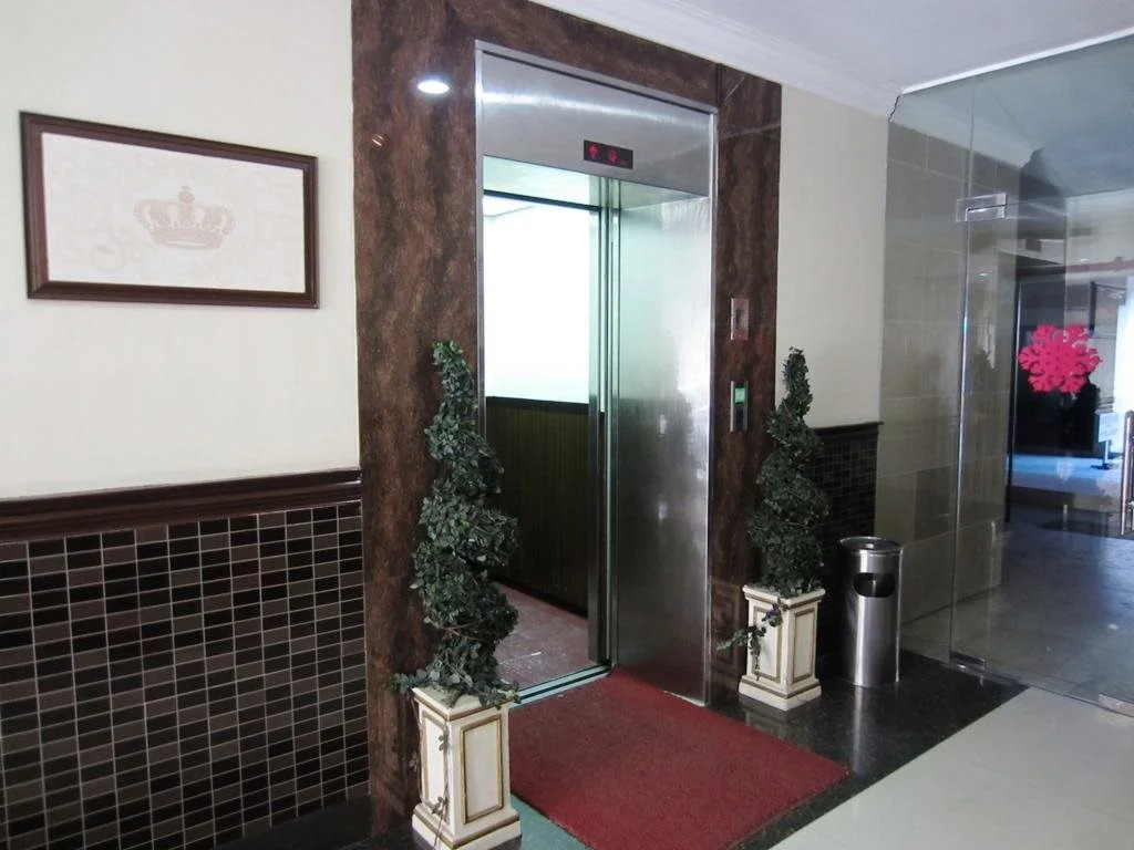 Crown Port View Hotel