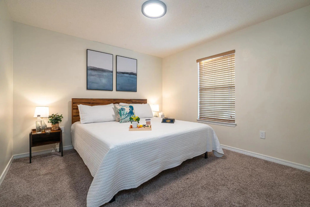 Pet friendly! Modern beach house with private heated pool-7 min walk to private beach access