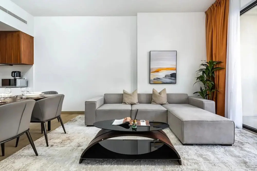 Stylish 2BR in La Rive 2