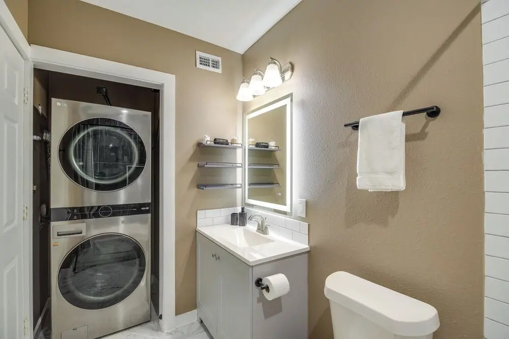 1 Mi to Dtwn, 8 Mi to Nrg! Fourth Ward Apt w/ W&D