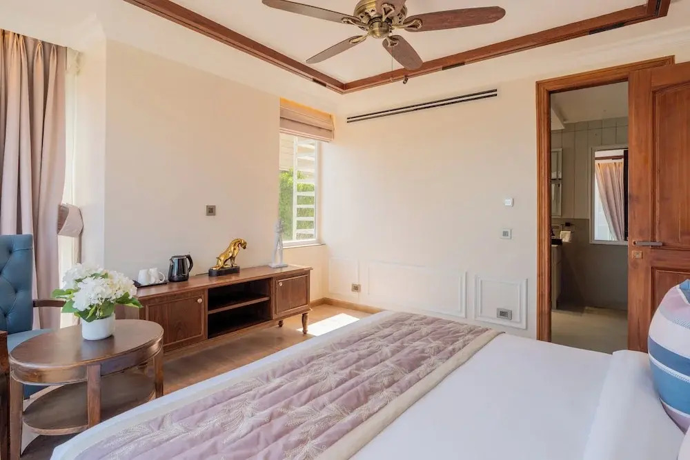 ELIVAAS prive The Royce Daisy | Ultra Luxe 4 BHK Villa