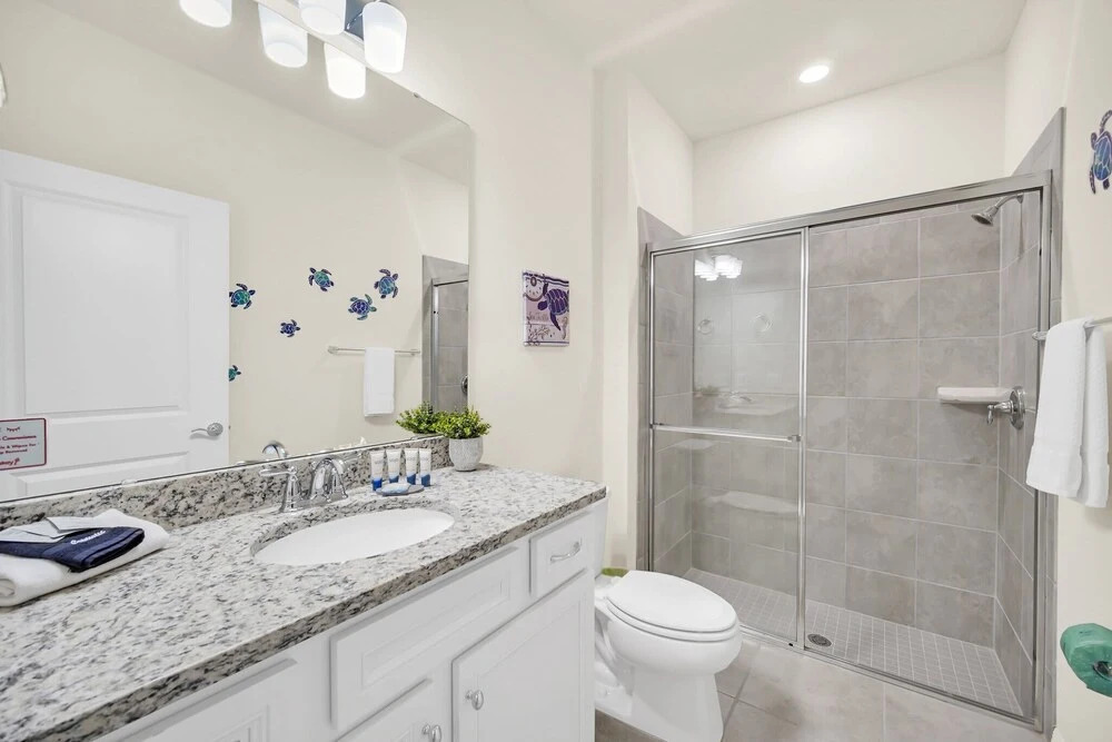 Poolside Delight. Whimsical Themed Rooms and Ps5!