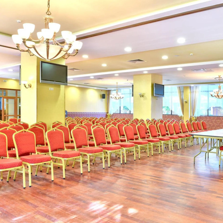Estreya Residence Hotel