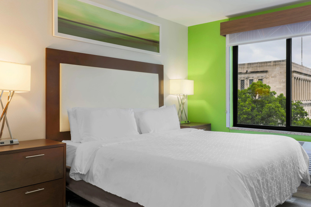 Holiday Inn Express & Suites Fort Worth Downtown by IHG