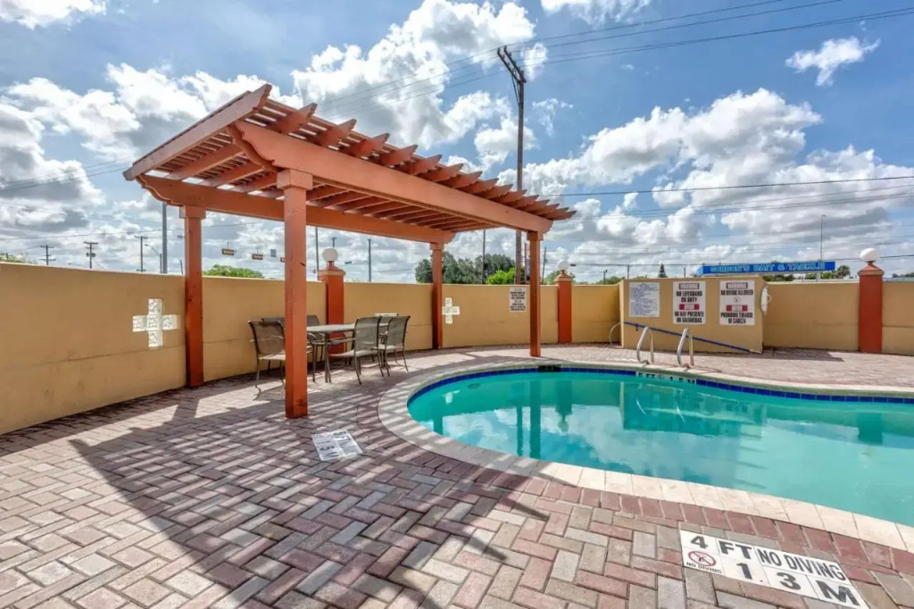 Super 8 Brownsville