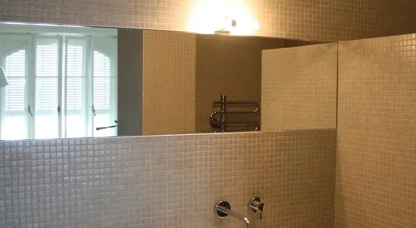 Suite 25a