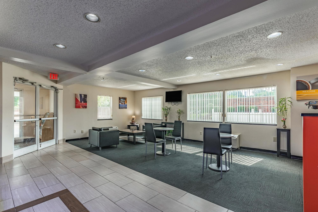 Motel 6-Charlotte, NC - University