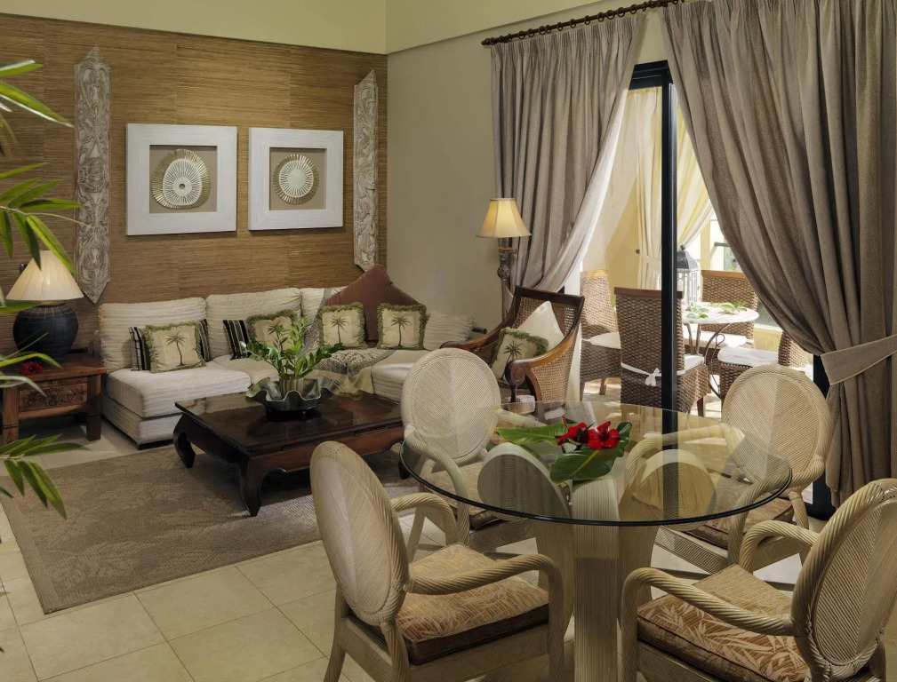 Royal Garden Villas, Luxury Hotel