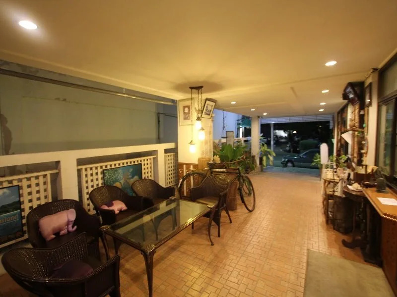 Huahin Place Guest House