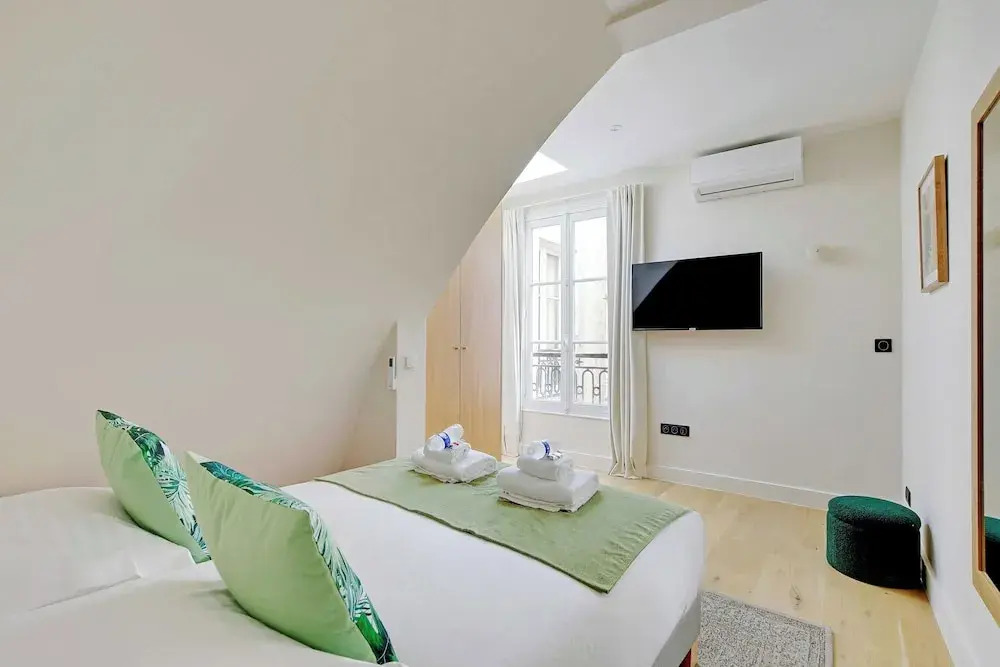 Apt a/c 1br/2p - Saint-lazare/les Champs Elysee