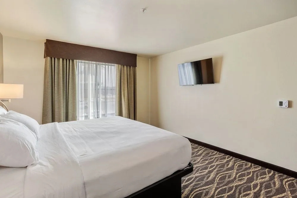 Cobblestone Hotel & Suites - De Pere Green Bay